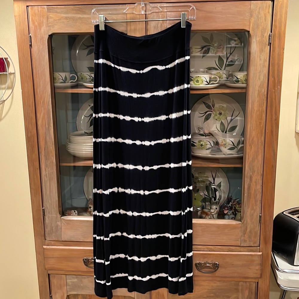 Macy’s Kenzie Black And White Tie Dyed Long Maxi Skirt Size Medium